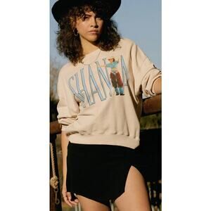 Daydreamer Shania Boots Been Under Oversized Crew Neck Sand Medium DT116